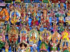 
      
      Thiruvananthapuram Tantri displays 7,400 Bommai Golu in Navratri 
      
      