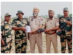 
      
      Amritsar: BSF foils smuggling bid in Tarn Taran
      
      