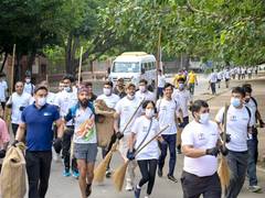 
      
      India takes pledge to end single-use plastic
      
      