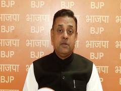 
      
      'Sonia Gandhi made India bow down, gave shelter to Pakistan'
      
      