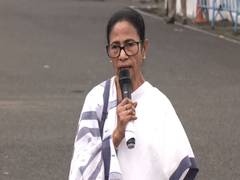 
      
      Mamata Banerjee announces Rs 5 lakh ex-gratia, Homeguard job
      
      