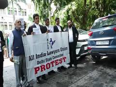
      
      Lawyers protest against Rakesh Kishore for hurling shoe at CJI
      
      