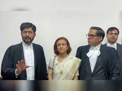 
      
      Gitanjali Angmo meets Sonam Wangchuk in Jodhpur jail
      
      