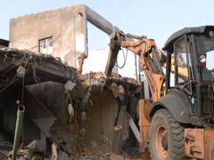 
      
      186 illegal structures under demolition in Gandhinagar
      
      