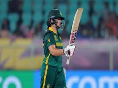 
      
      de Klerk's masterclass powers South Africa to a thrilling win
      
      