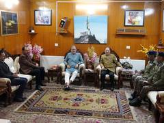 
      
      After restrictions lifted, Ladakh LG hails role of admin, securit
      
      