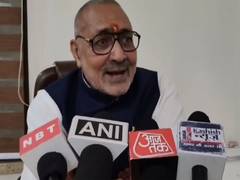 
      
      Giriraj Singh Slams Tejashwi Over Job Guarantee Promise
      
      