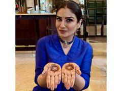 
      
      Raveena Tandon flaunts her Karwa Chauth mehendi
      
      
