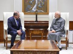 
      
      PM Modi meets Qualcomm CEO
      
      