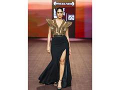 
      
      Mrunal Thakur walk ramp for Pankaj and Nidhi
      
      