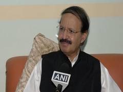 
      
      Alvi slams absence of women journos at Afghan FM's presser
      
      