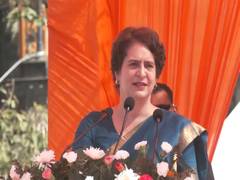 
      
      Priyanka Gandhi Vadra unveils statue of Virbhadra Singh
      
      