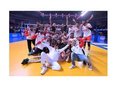 
      
      PVL 2025: Kolkata Thunderbolts strike Chennai Blitz
      
      