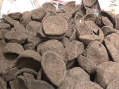 
      
      Eco-friendly diyas made with cow dung light up Hyderabad shops
      
      