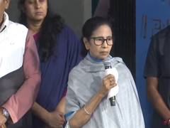 
      
      West Bengal CM Mamata Banerjee visits flood-hit Mirik
      
      