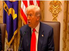 
      
      “Putin’s war in Ukraine is making him look very bad,” says Trump
      
      