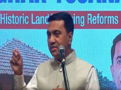 
      
      Pramod Sawant distributes forms of Majhe Ghar Yojana
      
      