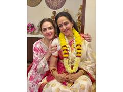 
      
      Esha Deol sends birthday wishes to Hema Malini
      
      
