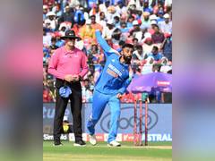 
      
      Varun shares Rohit, Virat, Dhoni's different approach to cricket
      
      
