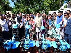 
      
      CM Dhami participates in “Mukhyamantri Sashakt Bahna Utsav,”
      
      