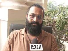 
      
      Rishab Shetty attends Ganga aarti in Varanasi
      
      