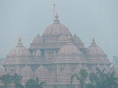 
      
      Delhi wakes up to ‘Poor’ air quality; Pulmonologist warns of risi
      
      