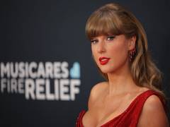 
      
      Taylor Swift donates $100,000 to young cancer patient
      
      