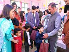 
      
      Himachal CM celebrates Diwali with Tutikandi Bal Ashram kids
      
      