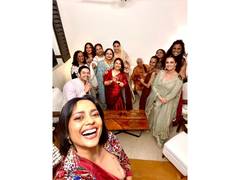 
      
      Shabana Azmi, Javed Akhtar celebrate Diwali gathering
      
      