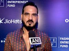 
      
      Sanjay Nigam, Karan Johar grace 'Pitch To Get Rich' premiere
      
      