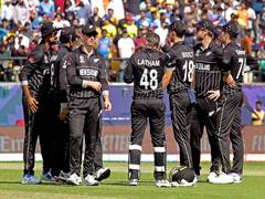 
      
      New Zealand win toss; opt to bowl first against England
      
      