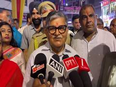 
      
      Gulab Chand Kataria visits Udaipur market during Diwali
      
      