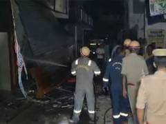 
      
      Fire breaks out at mobile shop in Hardoi
      
      