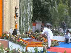 
      
      Gujarat Deputy CM Harsh Sanghavi pays tribute to bravehearts on P
      
      