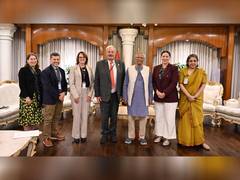 
      
      Delegation US-based IRI meets Bangladesh Chief Adviser
      
      