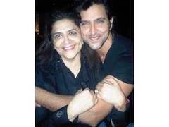 
    Hrithik Roshan wishes his mother on birthday
    