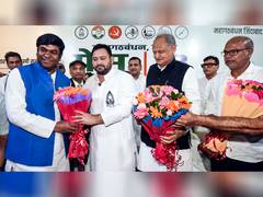 
      
      Bihar polls: 3 Congress, 1 VIP candidate withdraw nominations
      
      