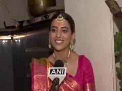 
      
      Actress Akshara Singh extends Chhath greetings
      
      