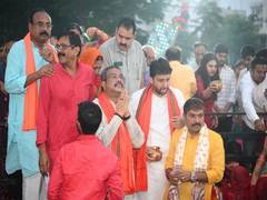 
      
      Pradhan offers 'Usha Arghya' on conclusion of Chhath Puja
      
      