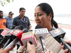 
      
      CM Gupta hopes cloud seeding helps reduce pollution in Delhi
      
      