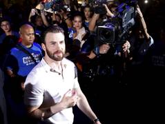 
      
      Chris Evans, wife Alba Baptista welcome their first child
      
      