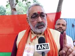 
      
      Giriraj rebukes Congress MP's remarks against PM
      
      
