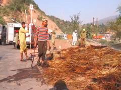 
      
      Fire and Emergency Dept averts fire near Jammu-Srinagar NH
      
      