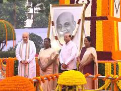 
      
      President Droupadi Murmu pays tribute to Sardar Vallabhbhai Patel
      
      