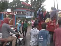 
      
      Bihar: Body of Dularchand Yadav taken for postmortem
      
      