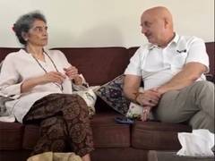 
      
      Anupam Kher gets emotional after meeting late Satish Shah's wife
      
      