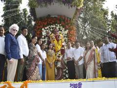 
      
      Union MoS Raksha Khadse leads grand unity march in Malkapur
      
      
