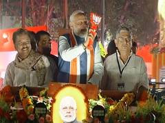 
      
      Bihar: PM Modi holds roadshow in Patna
      
      