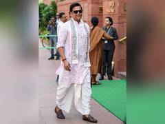 
      
      Ravi Kishan wins big at Dadasaheb Phalke Film Festival Awards
      
      