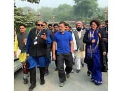 
      
      BJP backs Shashi Tharoor, Congress lauds Gandhi family
      
      